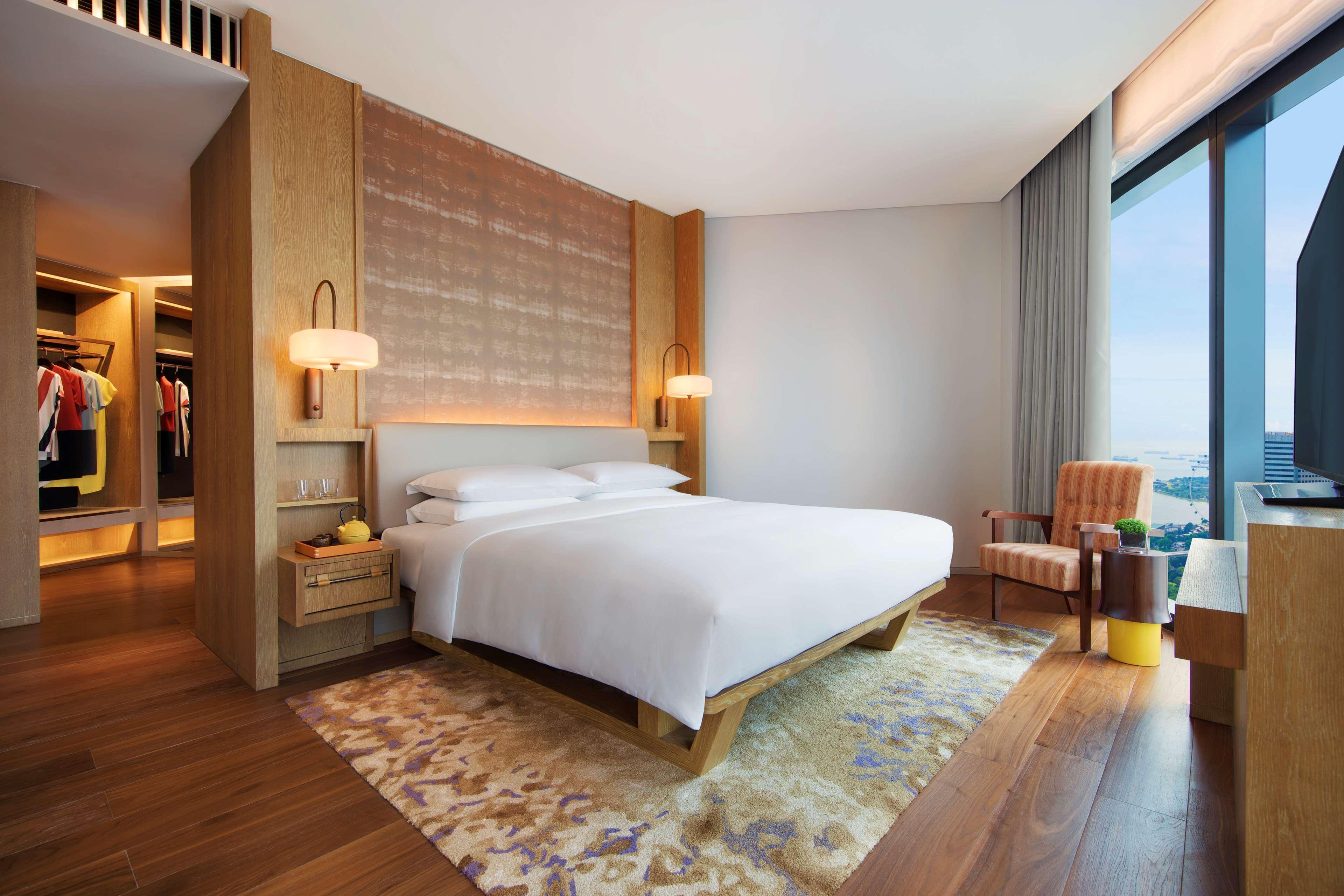 Andaz Singapore, By Hyatt Dış mekan fotoğraf A bedroom at the hotel
