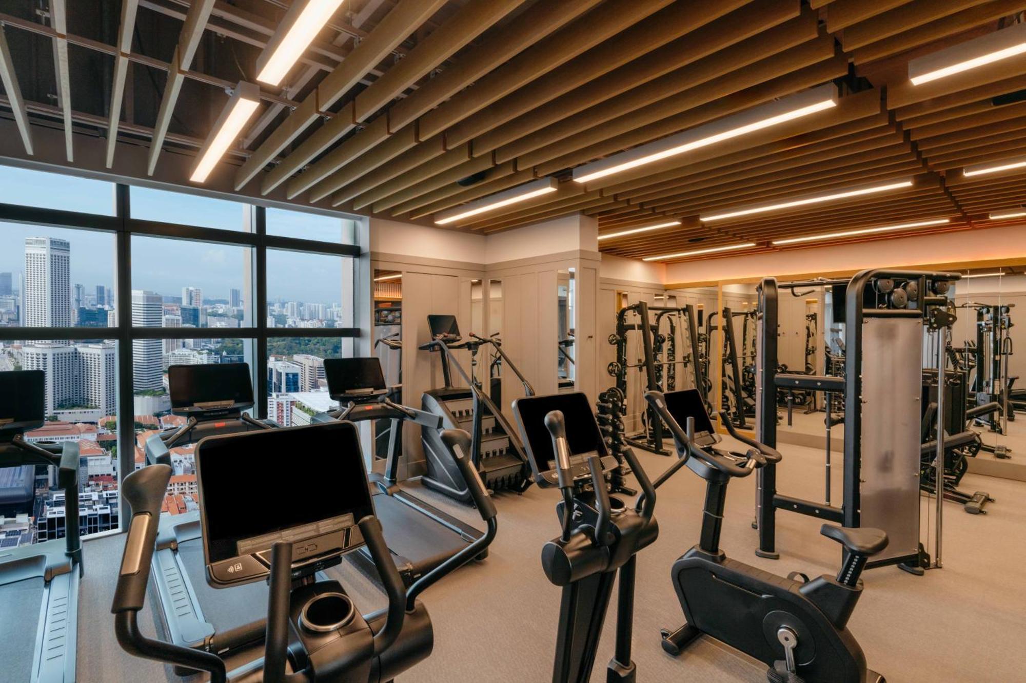 Andaz Singapore, By Hyatt Dış mekan fotoğraf The gym at the 1018